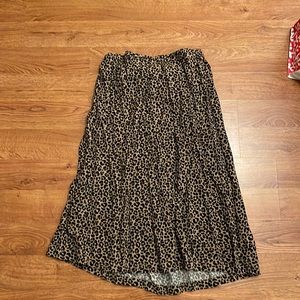 Leopard print midi skirt